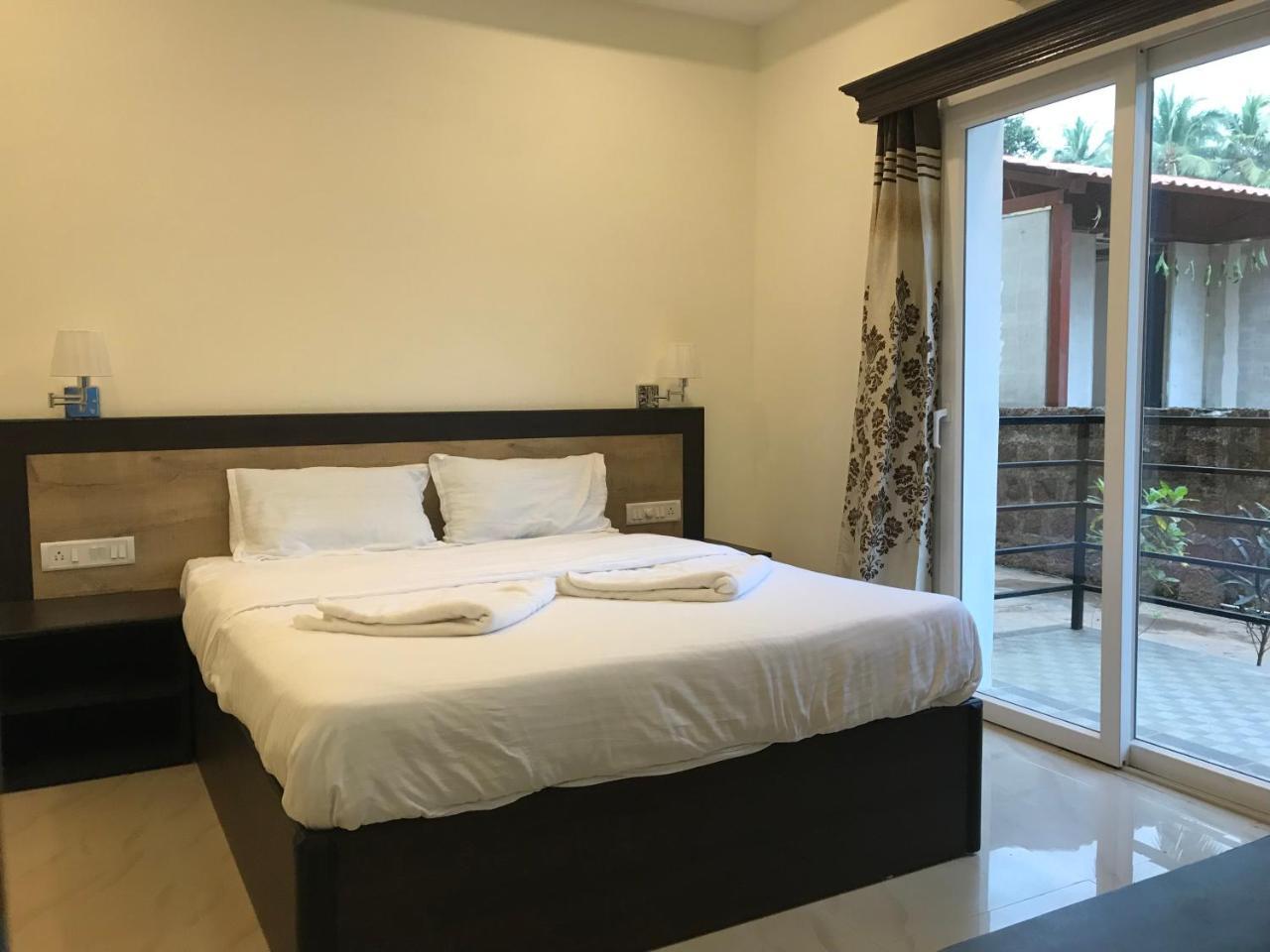 La Vega Resorts Morjim Exterior photo